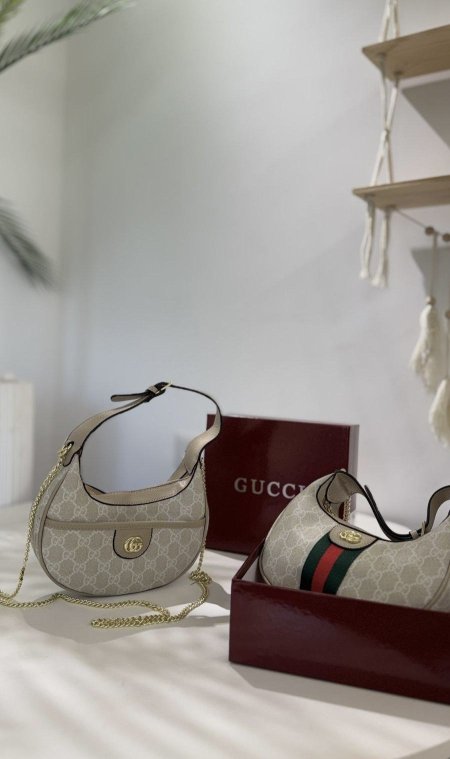 شنتة Gucci - Half Moon