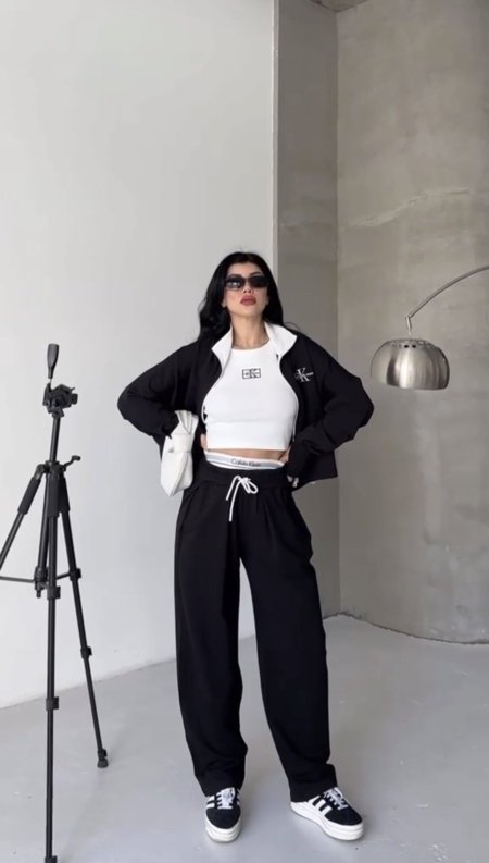 أسود